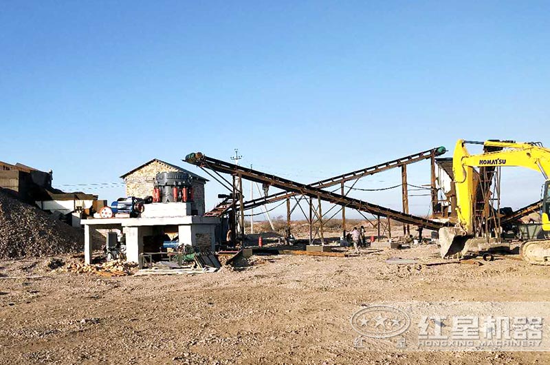 顎式破碎機(jī)、圓錐破碎機(jī)作業(yè)現(xiàn)場
